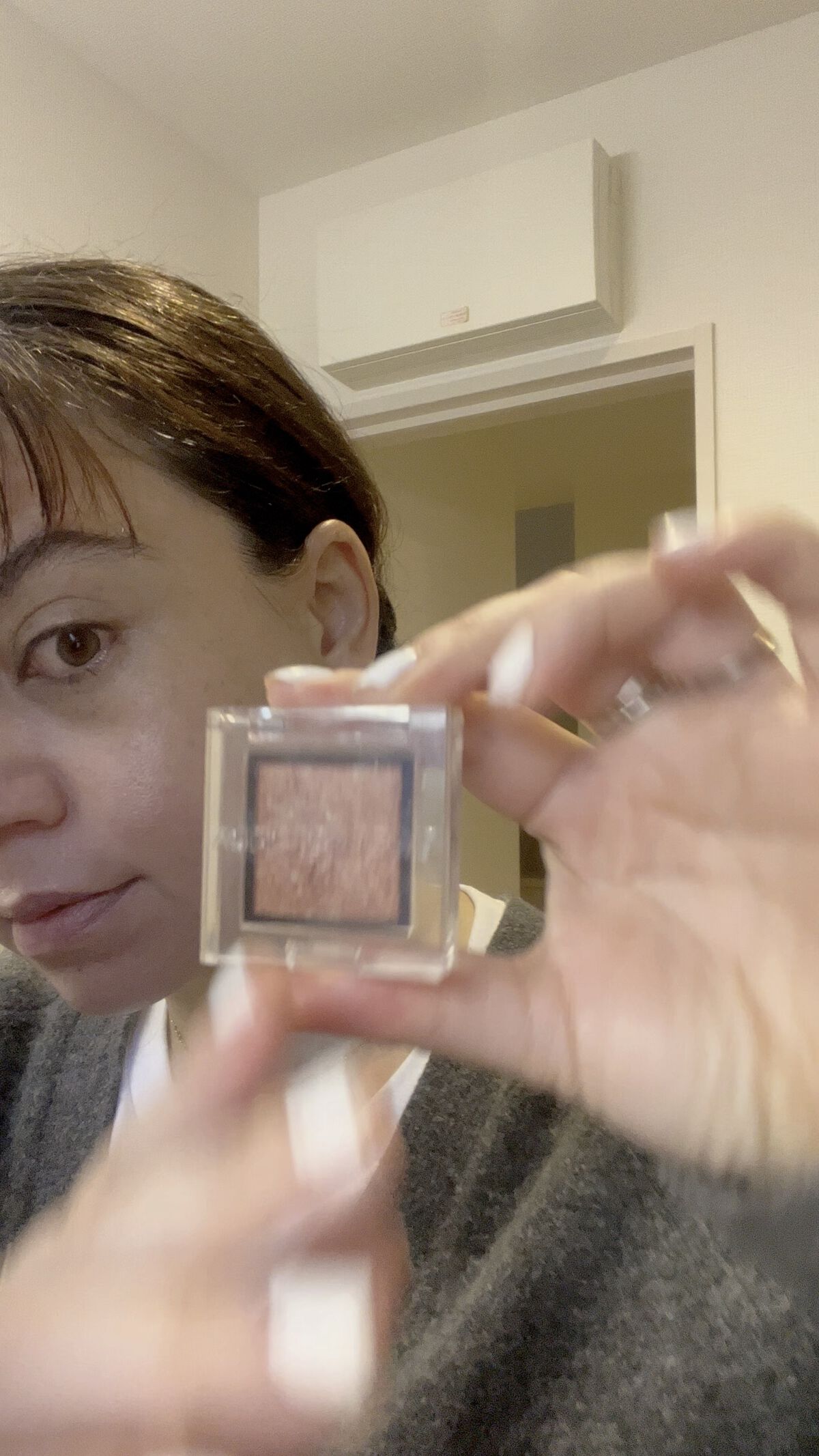 アディクション ザ アイシャドウ ソングス オブ レイン /ADDICTION/単色アイシャドウの動画クチコミ3つ目