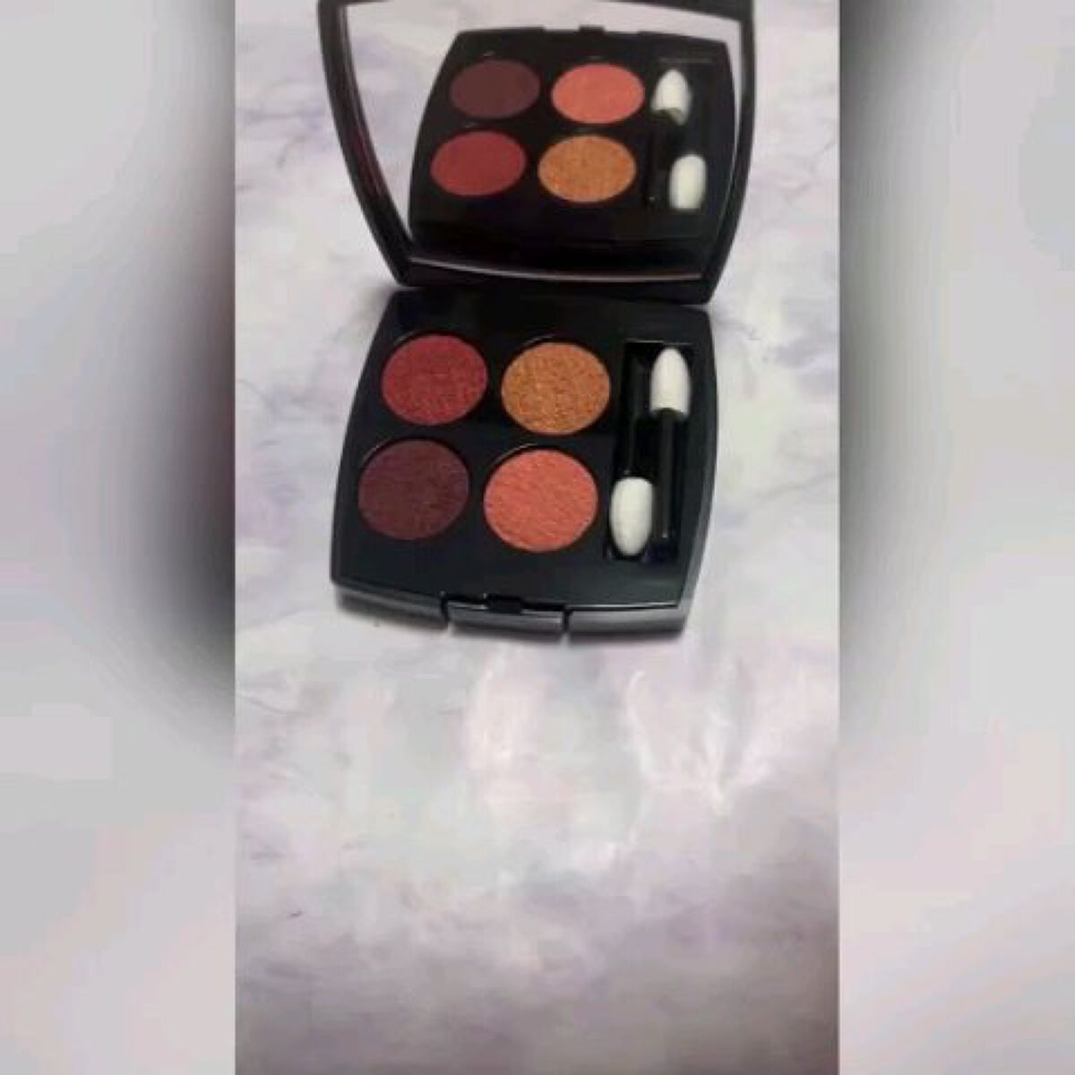 レ キャトル オンブル ツイード/CHANEL/アイシャドウパレットの人気ショート動画