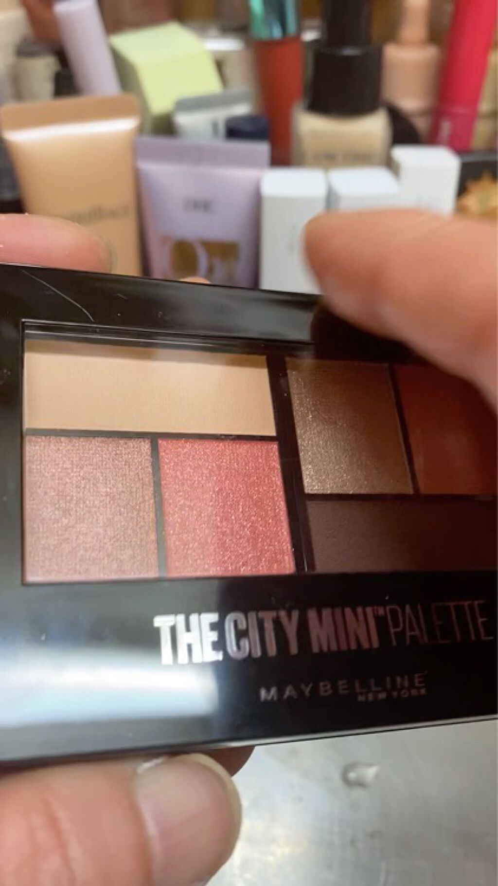 シティミニパレット/MAYBELLINE NEW YORK/アイシャドウパレットの動画クチコミ1つ目