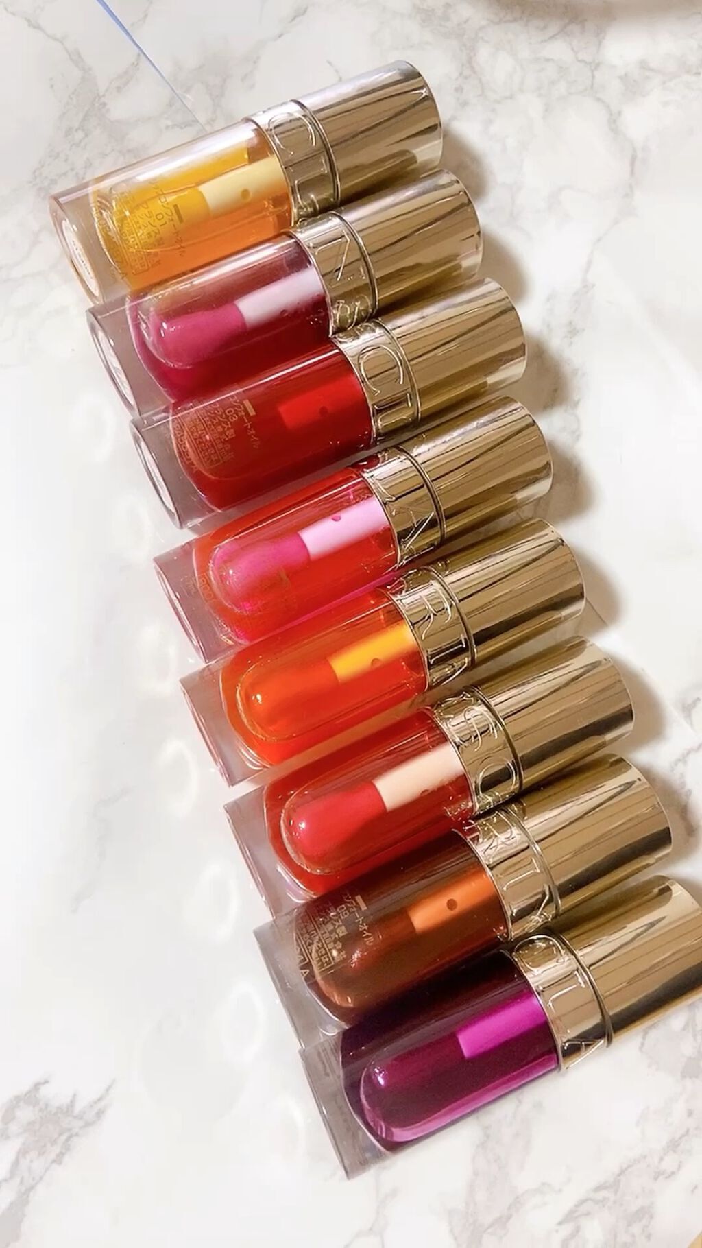 リップコンフォートオイル/CLARINS/リップグロスの動画クチコミ4つ目