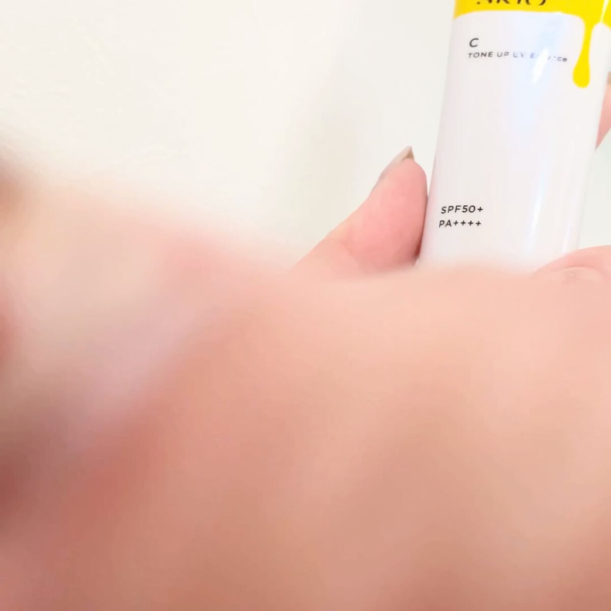 VC トーンアップUVエッセンス/SKIO/日焼け止めローションの動画クチコミ4つ目