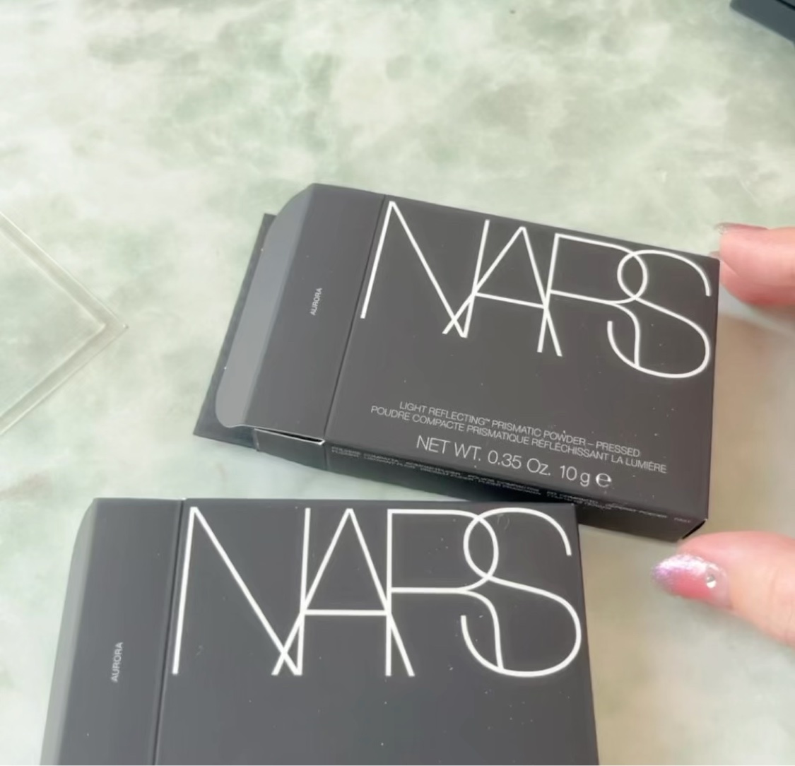ライトリフレクティング プリズマティックパウダー/NARS/プレストパウダーを使ったクチコミ（2枚目）