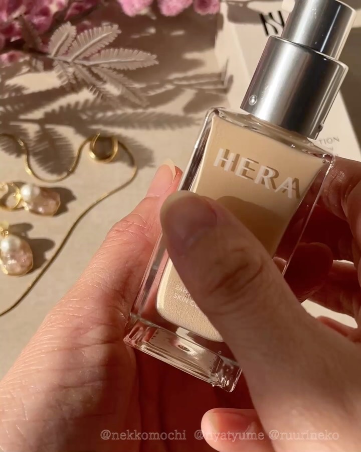 リフレクション スキングロウファンデーション/HERA/リキッドファンデーションを使ったクチコミ（2枚目）