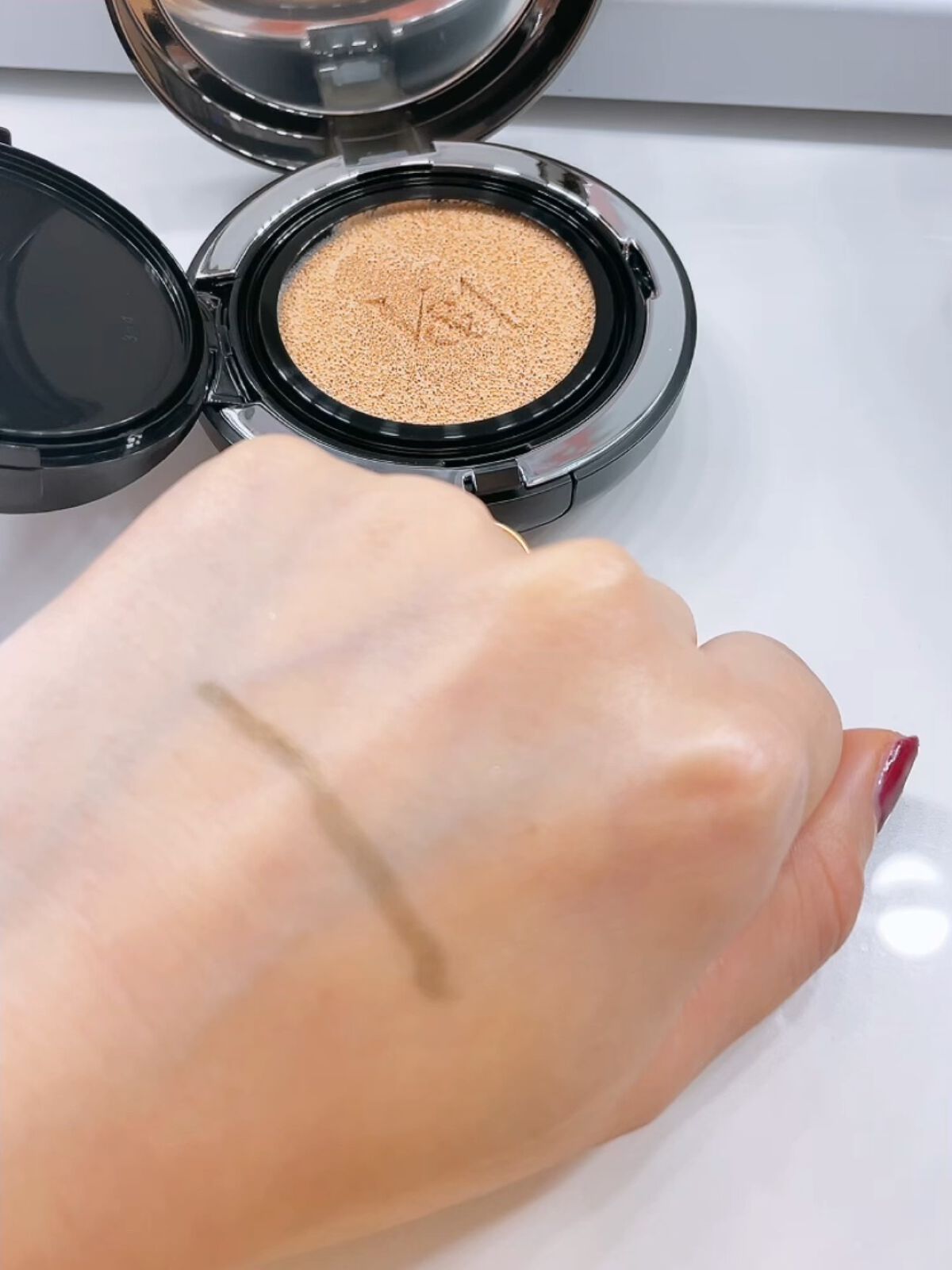 ロングウェアクッションファンデーション/V&Aビューティー/クッションファンデーションの動画クチコミ4つ目