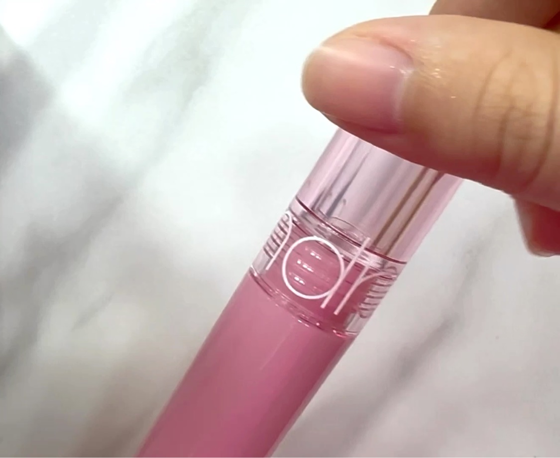 グラスティングカラーグロス/rom&nd/リップグロスを使ったクチコミ（1枚目）