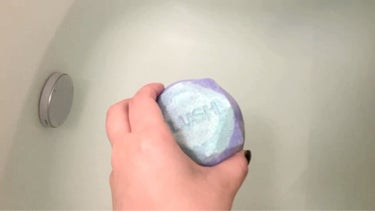 ラッシュ ゴッデス ボムのクチコミ「🌟LUSHのゴッデスボム購入🌟

LUSHのバスボムはいろいろ試すくらい好きですが
今回は保湿.....」（3枚目）