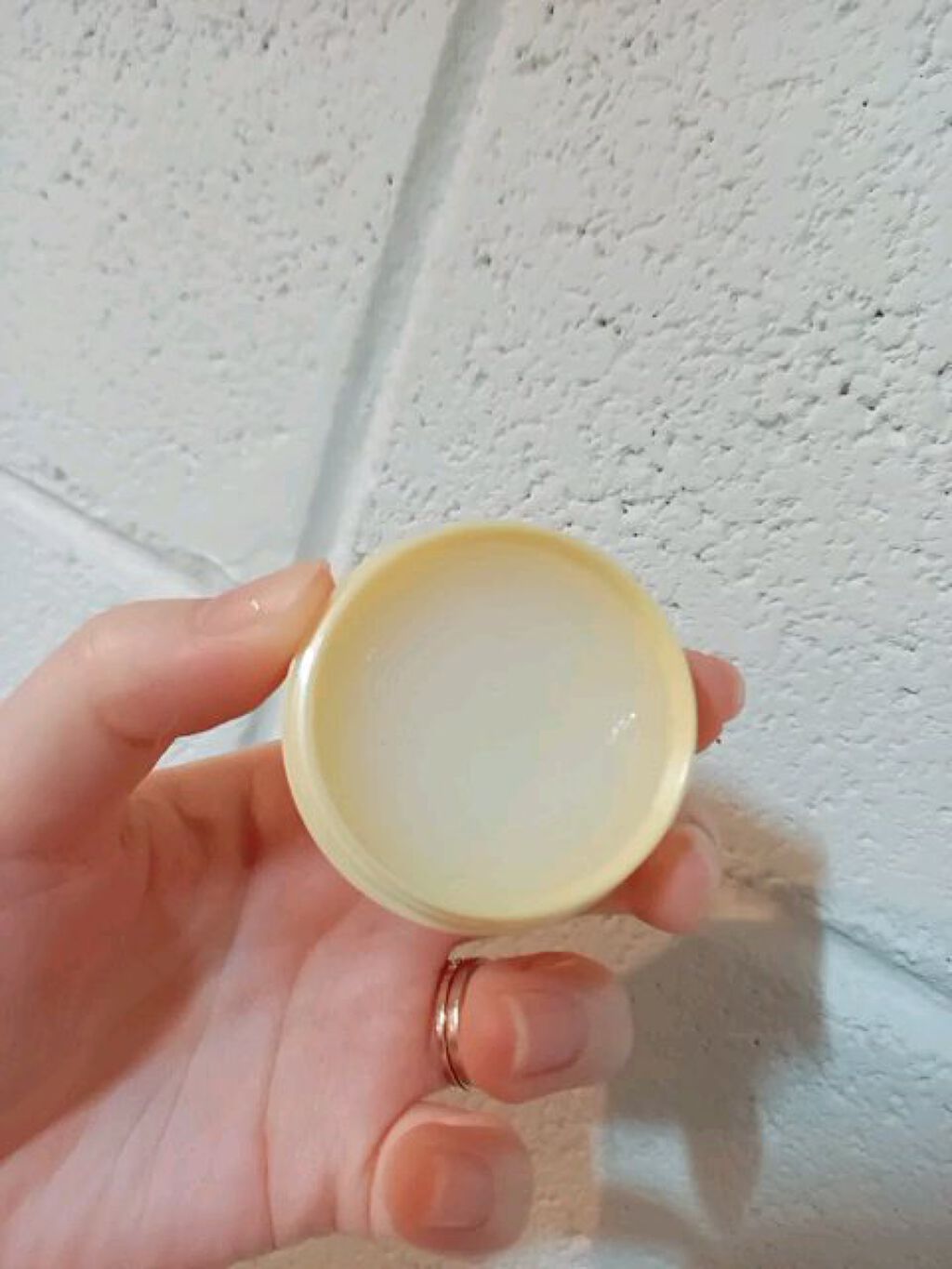 ディープモイスチャーナイトプロテクト はちみつの香り/ニベア/リップマスクの動画クチコミ4つ目