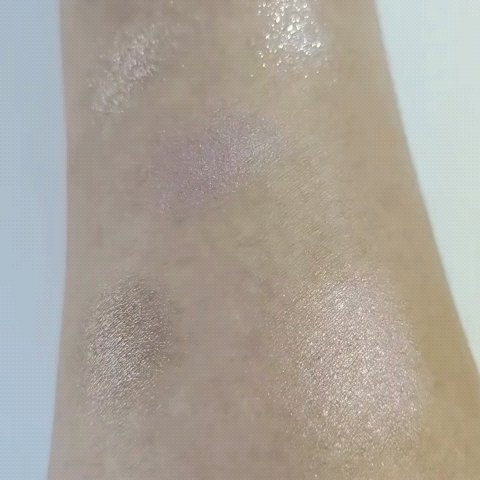 カメリア フトゥーラ/CHANEL/パウダーチークの動画クチコミ4つ目