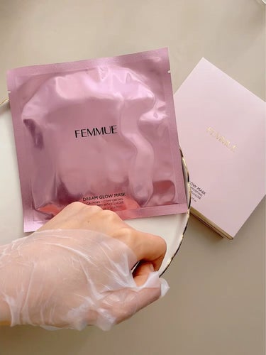 FEMMUE ドリームグロウマスク CC（保護・保湿）のクチコミ「すっぴん🙏
すごーく気持ちいいフェイスマスクだったので
使い方を動画にしてみたよ🎞

よかった.....」（3枚目）