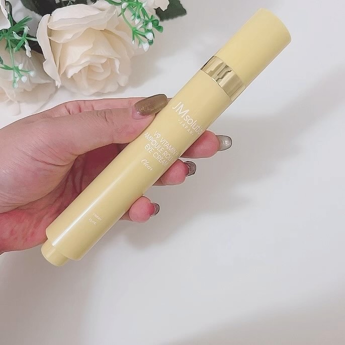 V9ビタミンアンプルロールオンアイクリームクリア/JMsolution/アイケア・アイクリームの動画クチコミ1つ目