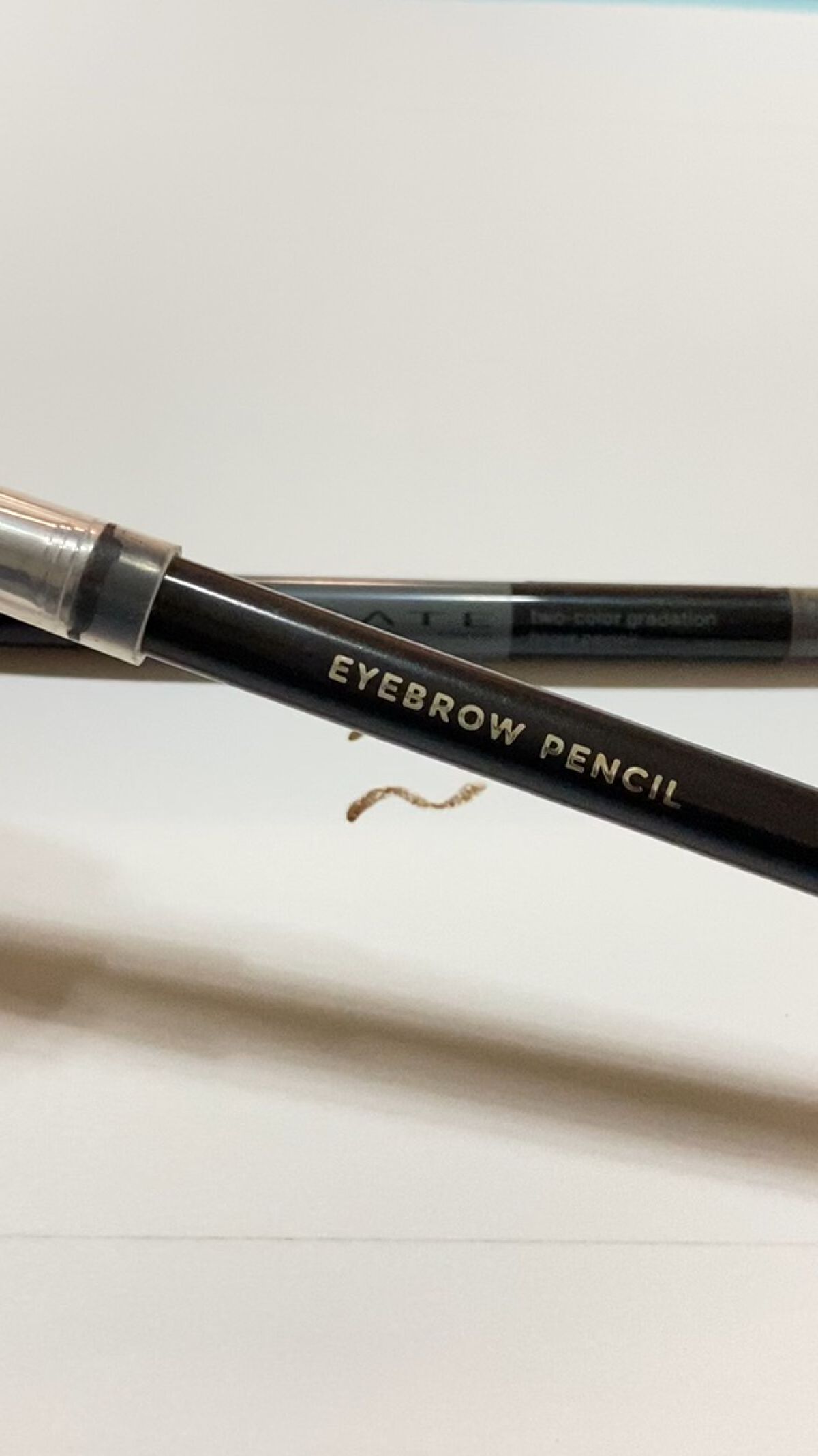 DAISO エルファー アイブローペンシルのクチコミ「DAISOエルファー アイブローペンシル

ダイソーだけど、芯の硬さとかちょうど良くて毎日使っ.....」（1枚目）