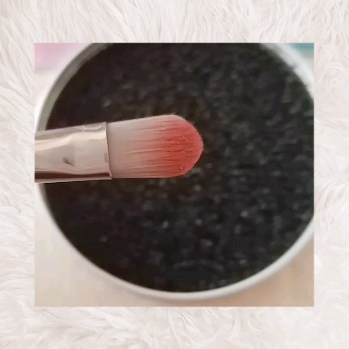 ドライメイクブラシクリーナー/セリア/その他化粧小物を使ったクチコミ（2枚目）
