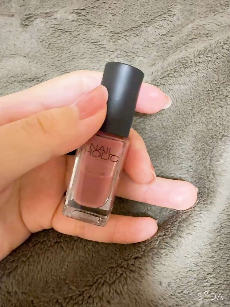 ネイルホリック つめ用ファンデ+/ネイルホリック/ネイルトップコートの動画クチコミ1つ目