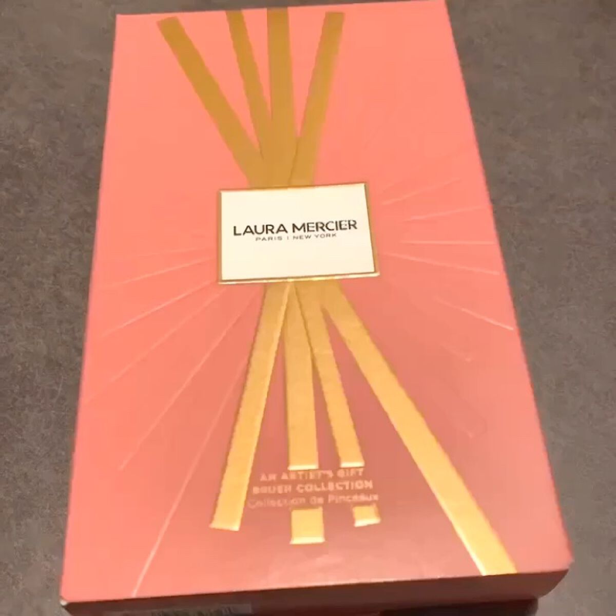 アン アーティスツ ギフト ブラシ コレクション /ローラ メルシエ/メイクアップキットを使ったクチコミ（1枚目）