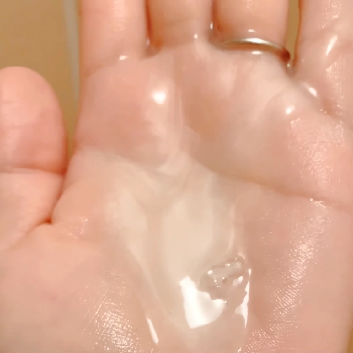 クリームケア ボディウォッシュ W保水美肌 リラクシングソープの香り/ニベア/ボディソープの動画クチコミ1つ目