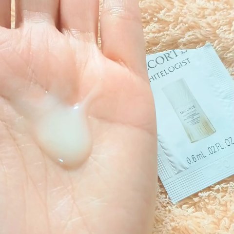 コスメデコルテ　ホワイトロジスト　クロノジェネシス　ブライトニング コンセントレイト １．８Ｘ【医薬部外品】＜美白美容液＞/DECORTÉ/美容液を使ったクチコミ（2枚目）