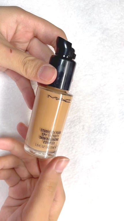 スタジオフィックス フルイッド SPF 15/M・A・C/リキッドファンデーションの人気ショート動画