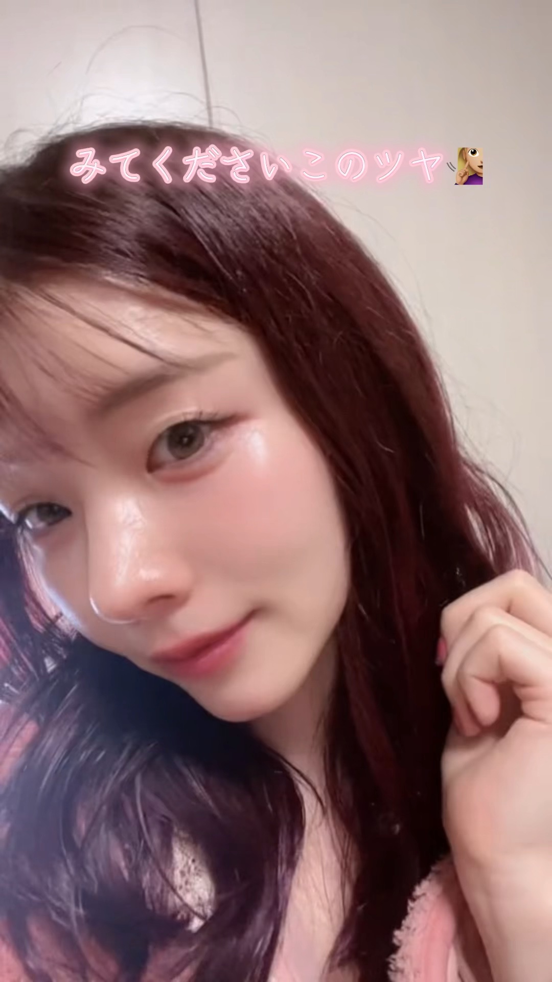 みてくださいこのツヤ🧏🏼‍♀️
クリニックレベルのハリツヤケア💎
キテン レチノール シカ クリーム🫧

リポソーム化純粋レチノールをはじめとした6種のレチノールが配合されているよ！

複数種類のレチノールを配合すること