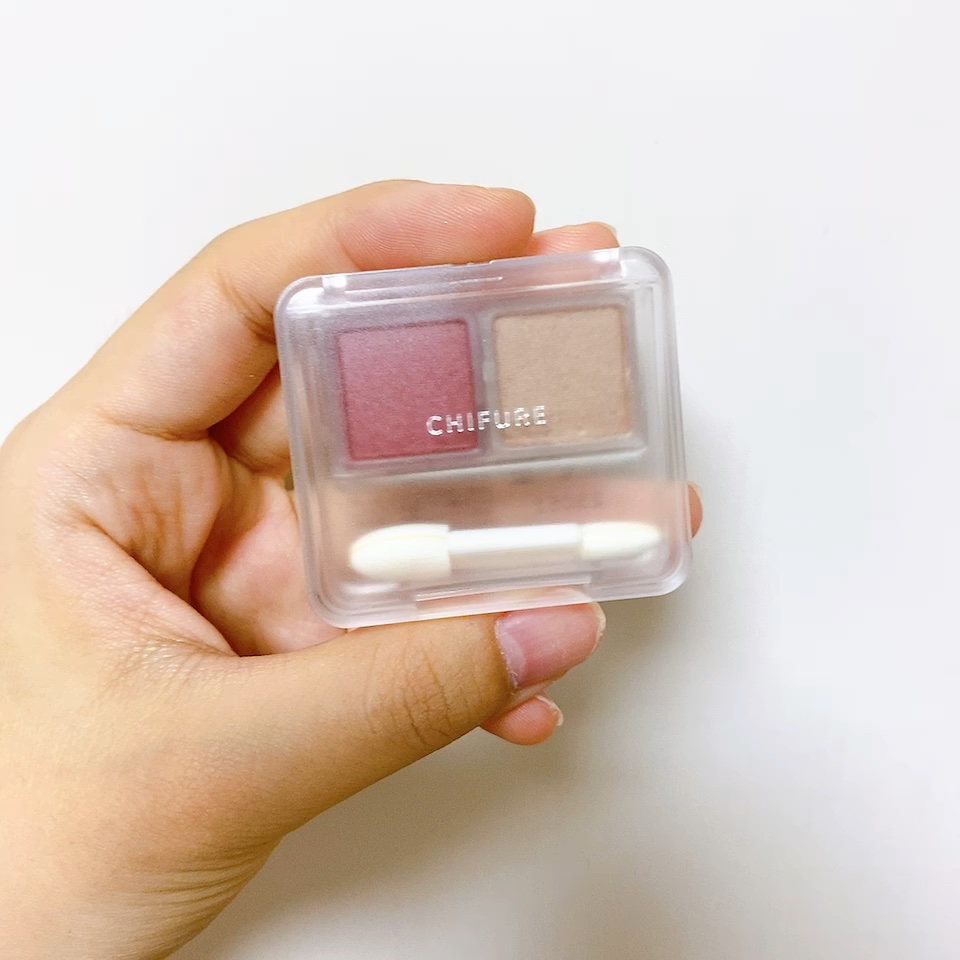 ツイン カラー アイシャドウ/ちふれ/アイシャドウパレットの動画クチコミ2つ目