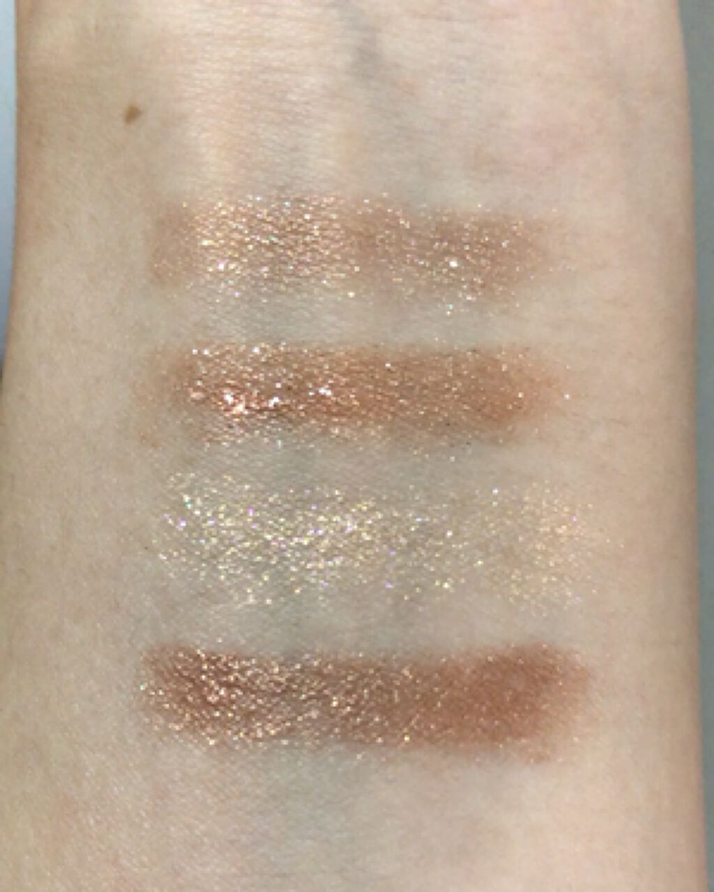 スマイルハート Chic Chicアイシャドウ/FLORTTE/アイシャドウパレットを使ったクチコミ（2枚目）