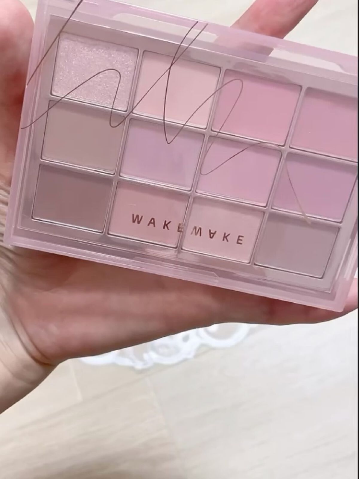 ソフトブラーリングアイパレット/wakemake/アイシャドウパレットを使ったクチコミ（2枚目）