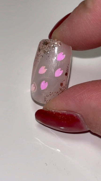 グリッター6個セット/DAISO/ネイルチップ・パーツの人気ショート動画