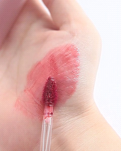 ハートクラッシュ ベアグレイズティント/HOLIKA HOLIKA/リップティントの動画クチコミ1つ目