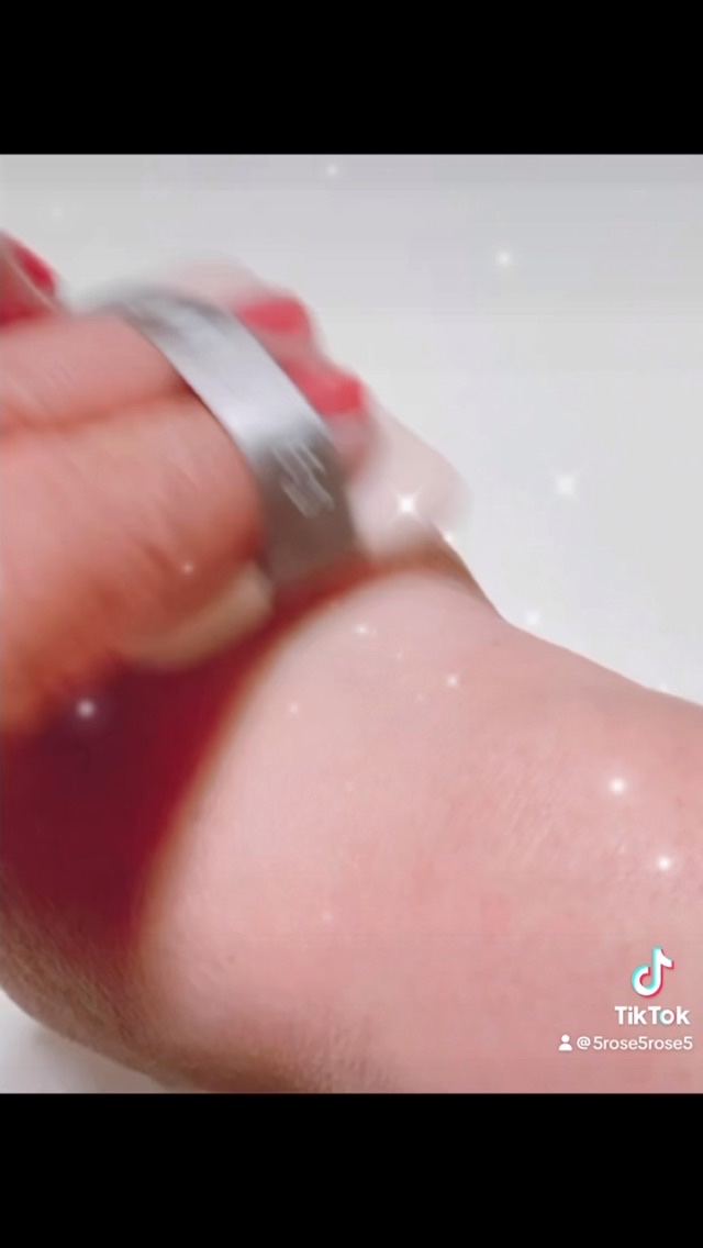 ネビュラ プレストパウダー/FUNNY ELVES方里/プレストパウダーの動画クチコミ1つ目