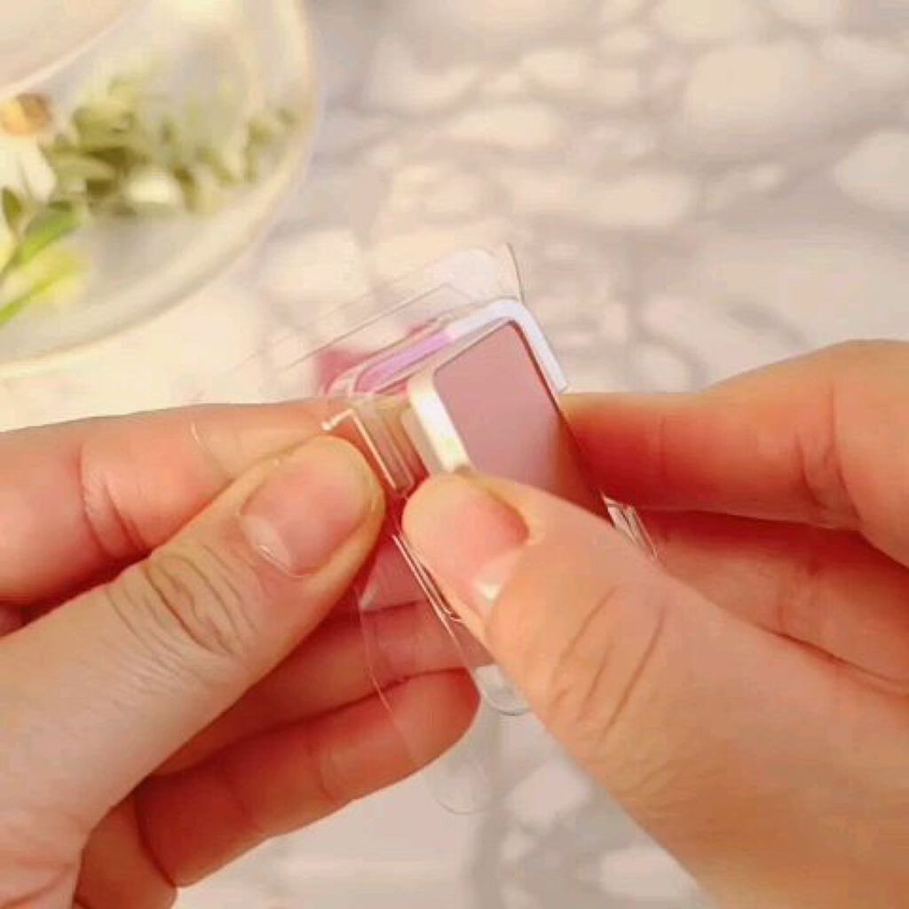 ハイビスカスチーク/AMRITARA/パウダーチークを使ったクチコミ（3枚目）