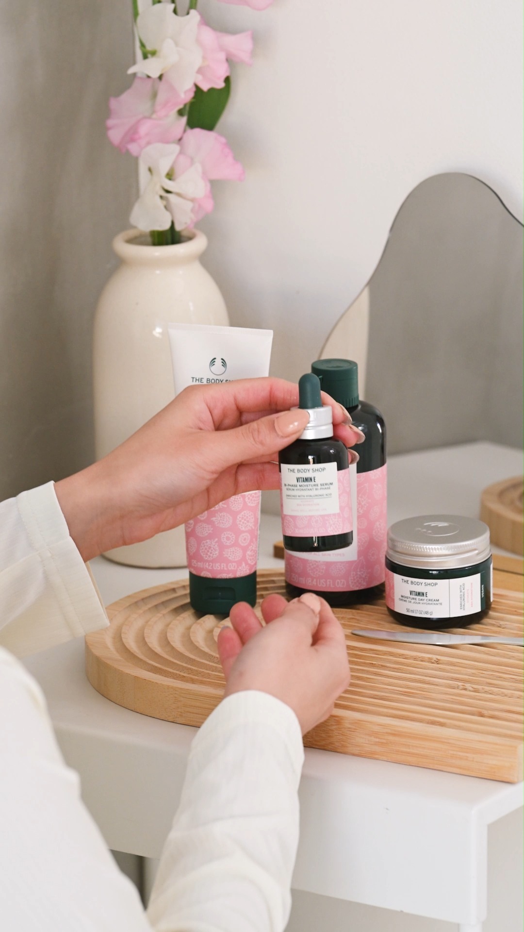 E バイフェイズ モイスチャーセラム/THE BODY SHOP/美容液の動画クチコミ4つ目