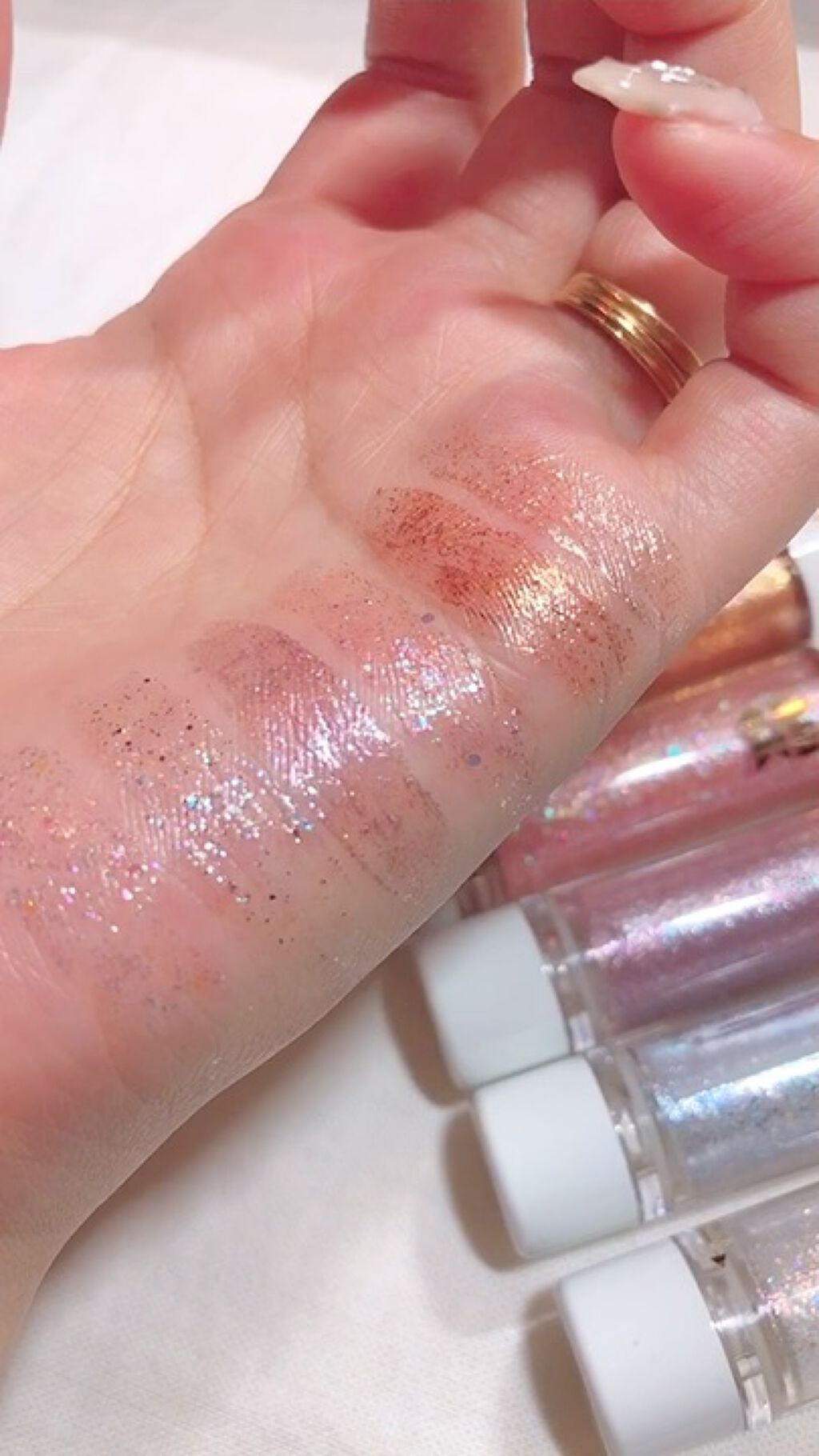 スピングリッターリキッドアイグロー/AMIOK/グリッターを使ったクチコミ（1枚目）