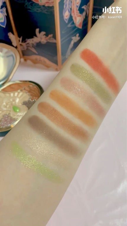 花西子 8色マルチパレット(タイ族限定版)/花西子/アイシャドウパレットの動画クチコミ3つ目