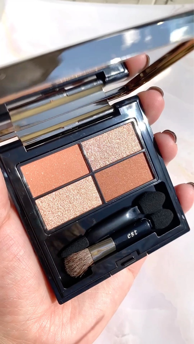 ピュア クラリティ シアー アイシャドウ/est/アイシャドウパレットの動画クチコミ1つ目