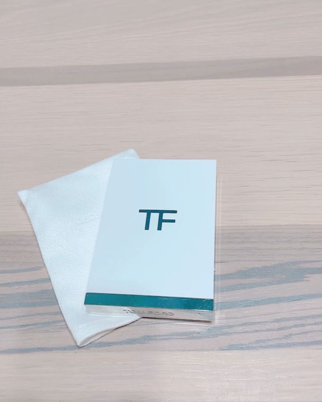 ソレイユ アイ カラー クォード 001 ネイキッド ピンク〈数量限定〉/TOM FORD BEAUTY/アイシャドウパレットを使ったクチコミ（3枚目）