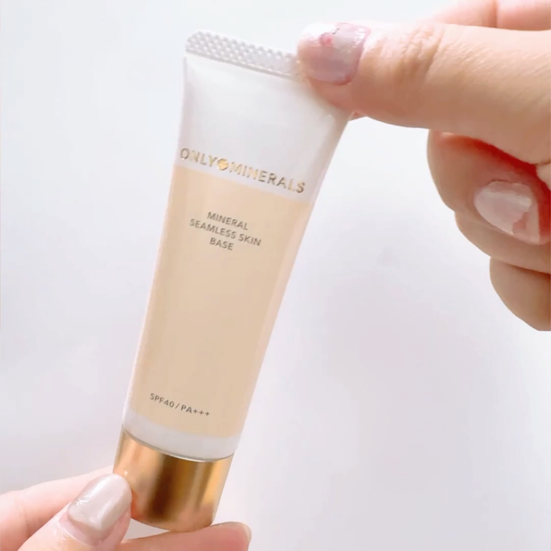 薬用レスキューフェイスパウダー［医薬部外品］/ONLY MINERALS/ルースパウダーの動画クチコミ3つ目