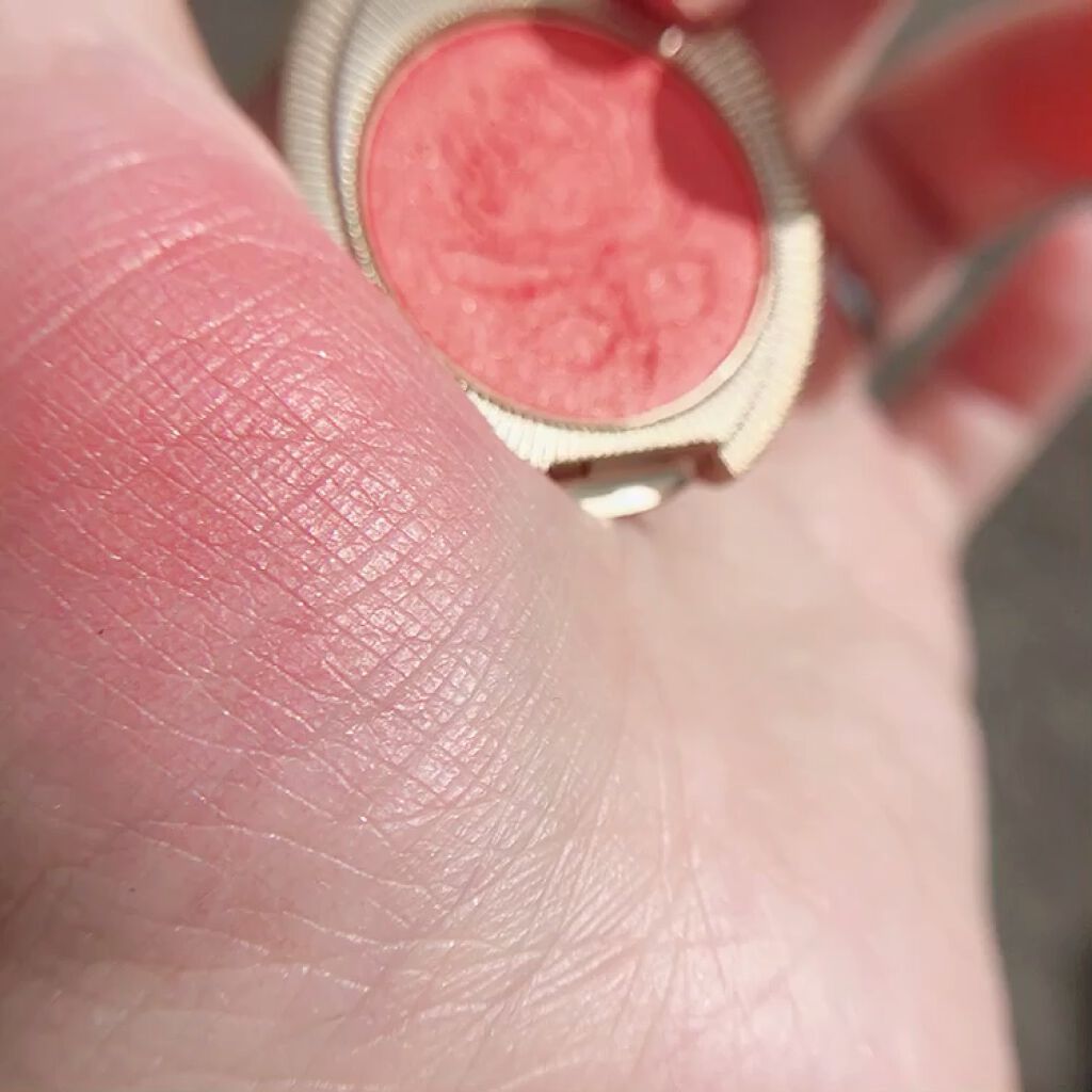 アイカラー/レ・メルヴェイユーズ ラデュレ/単色アイシャドウの動画クチコミ1つ目