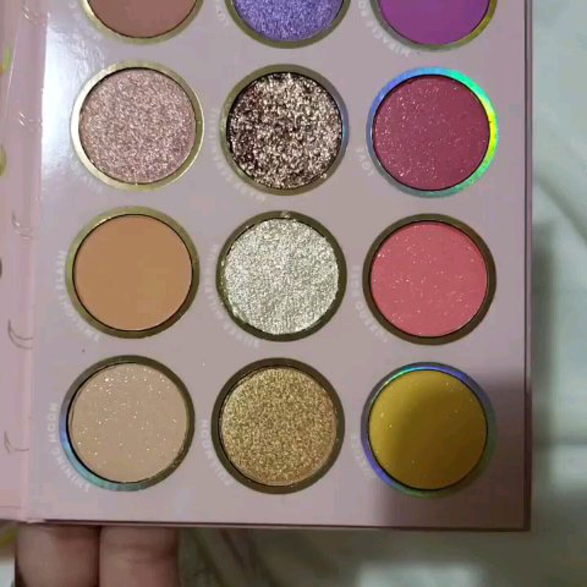  プリティガーディアン シャドウパレット/ColourPop/アイシャドウパレットの動画クチコミ1つ目