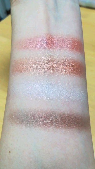 UR GLAM　VELVET EYE COLOR PALETTE/U R GLAM/アイシャドウパレットの動画クチコミ4つ目