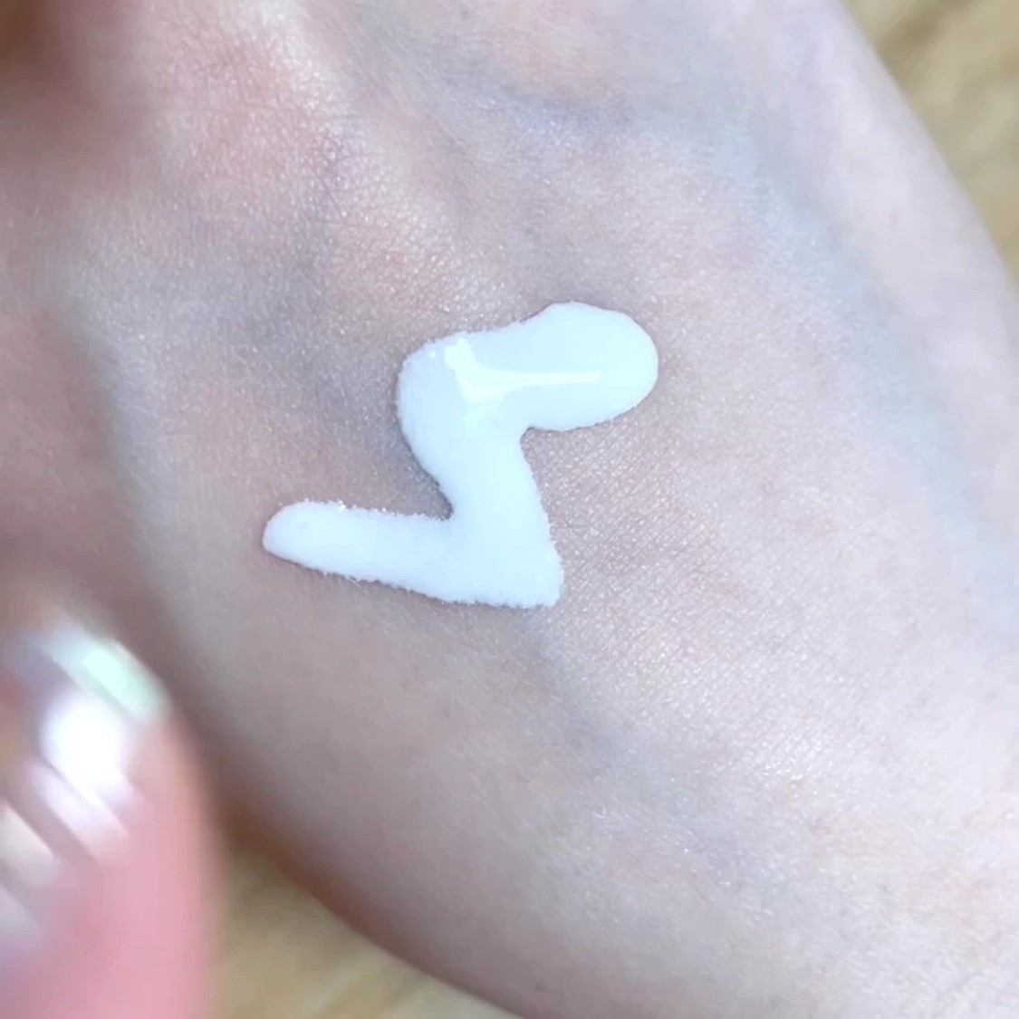 ビオレUV　アクアリッチ　アクアハイライトローション（水層ハイライトUV）/ビオレ/日焼け止めローションを使ったクチコミ（3枚目）