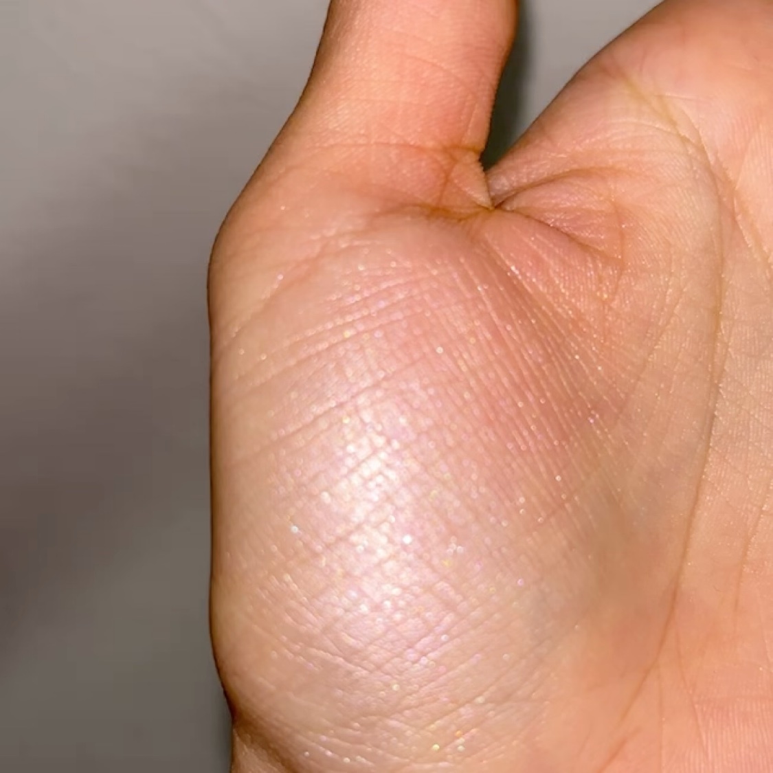 ネーミング フラッフィーベイクド ハイライター/NAMING./パウダーハイライトの動画クチコミ2つ目