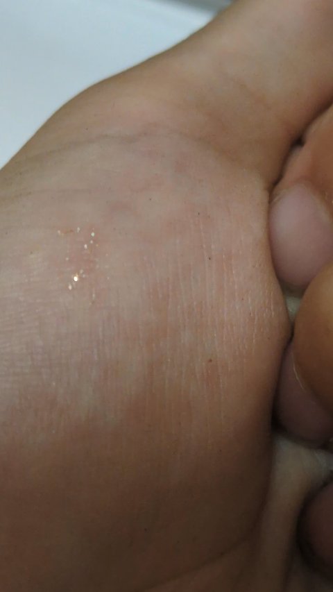 グリッターライナー(MFLリキッドアイシャドウ)/DAISO/ジェルアイライナーの動画クチコミ3つ目