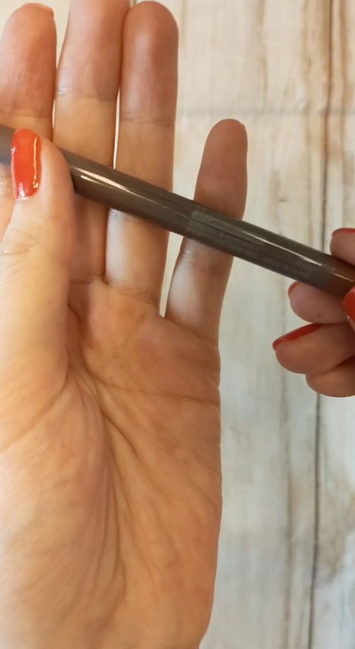 ソフトムースライナー/KiSS/ペンシルアイライナーの人気ショート動画