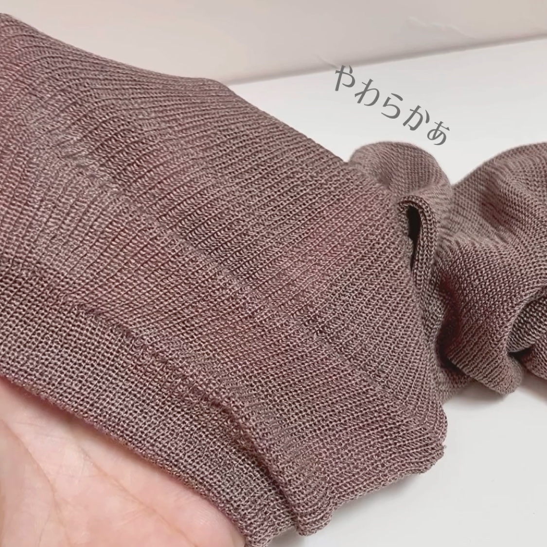 ふんわりシルクのUVアームカバー/セシール/その他を使ったクチコミ（3枚目）