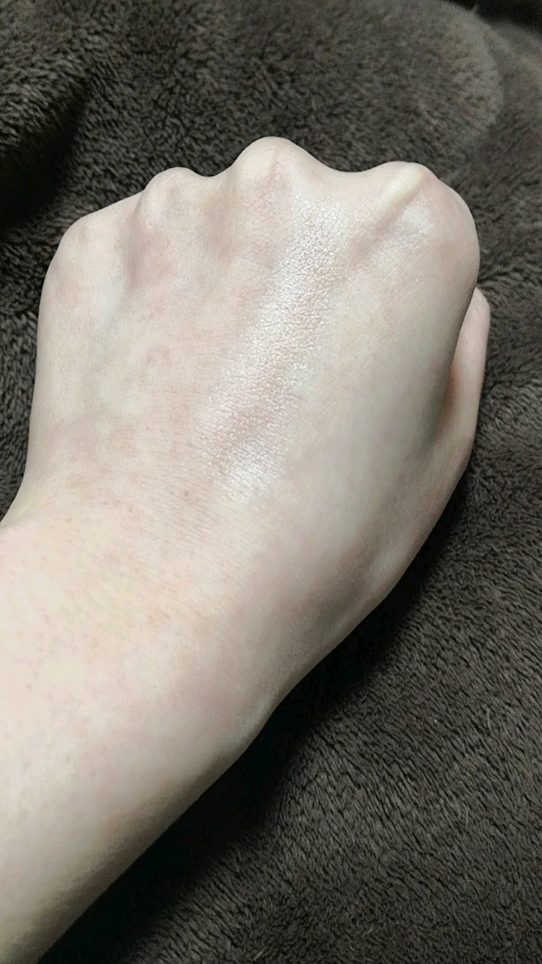 マットラディアンス ベイクドパウダー ハイライト01/ローラ メルシエ/パウダーハイライトを使ったクチコミ（1枚目）