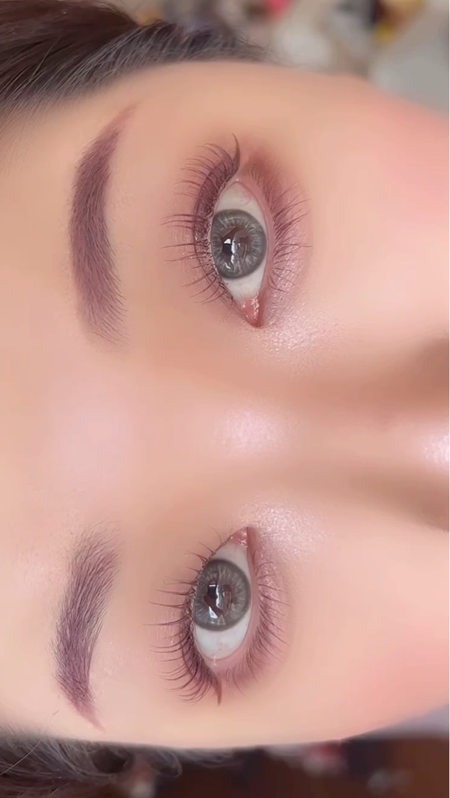 Shopaholic Kristin/Hapa kristin/１ヶ月（１MONTH）カラコンの動画クチコミ1つ目