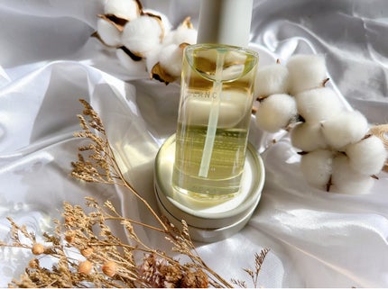 LOA The Oil LOA THE OIL "CARE" BLANCHEのクチコミ「✔︎ LOA THE OIL BLANCHE
某有名香水と同じ香りのヘアオイル🌼
髪の.....」(3枚目)