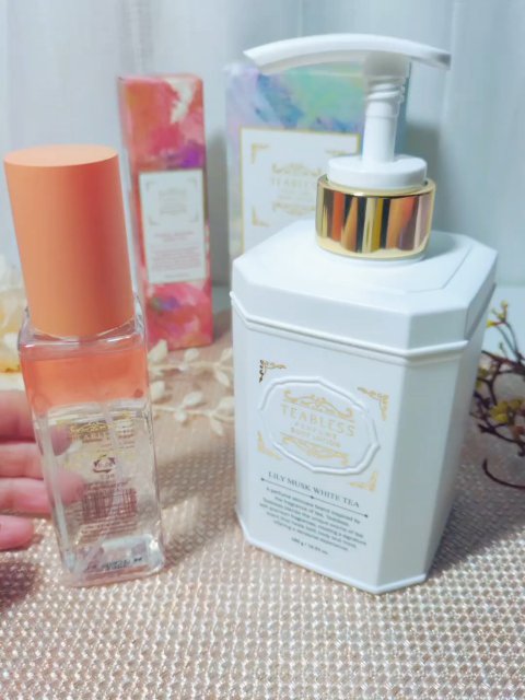 パヒュームヘア&ボディミスト フローラルメドウスウィートティー/TEABLESS/ヘアミストを使ったクチコミ（1枚目）