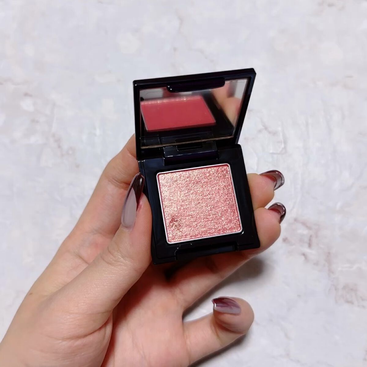 ラズル アイカラー/エレガンス ラズル /単色アイシャドウの動画クチコミ4つ目