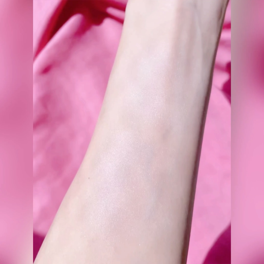 ベース ルミネッセンス/to/one/化粧下地の動画クチコミ4つ目