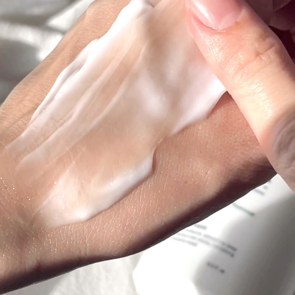 モイスチャーバーストボディクリーム/SAM'U/ボディクリームの動画クチコミ3つ目